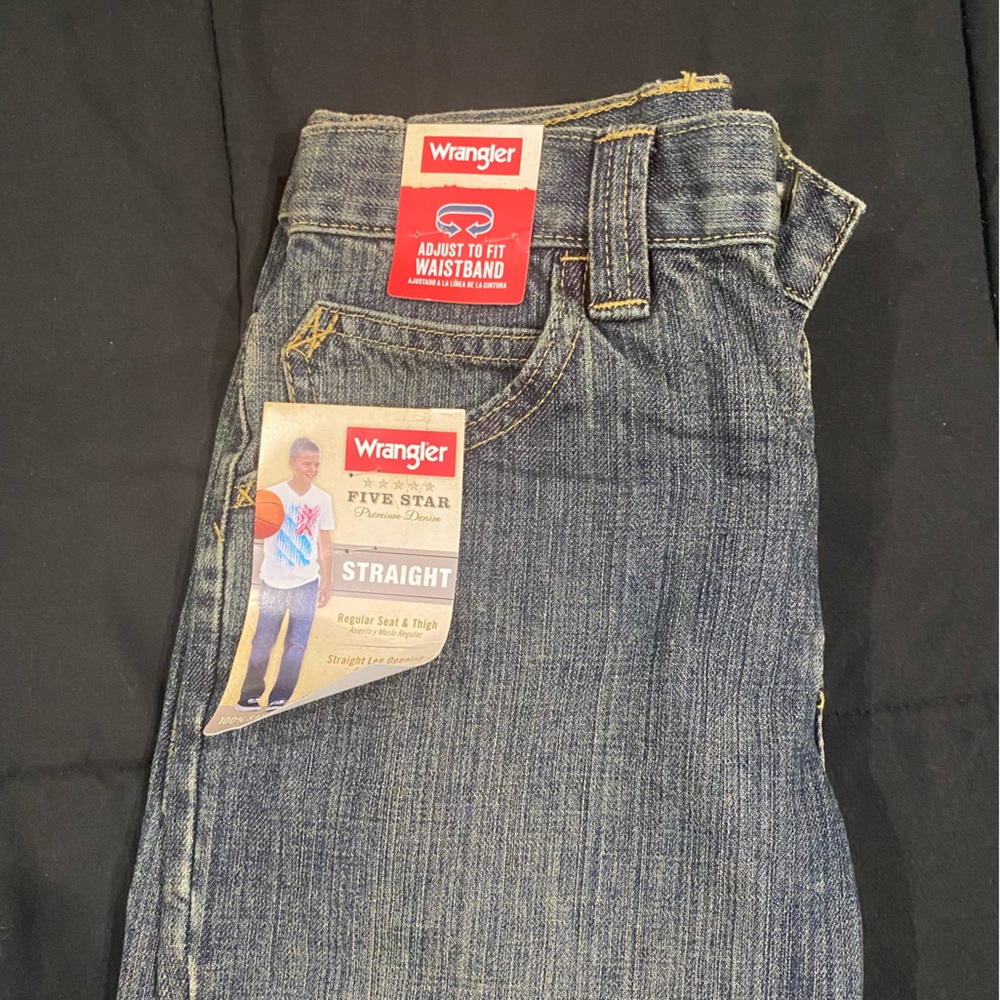 Wrangle straight leg jeans in size 12 Slim with a adjustable waist